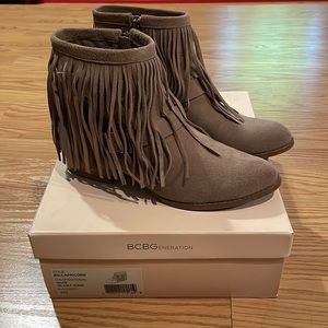 BCBG- Taupe OIL Suede Boots Size 8